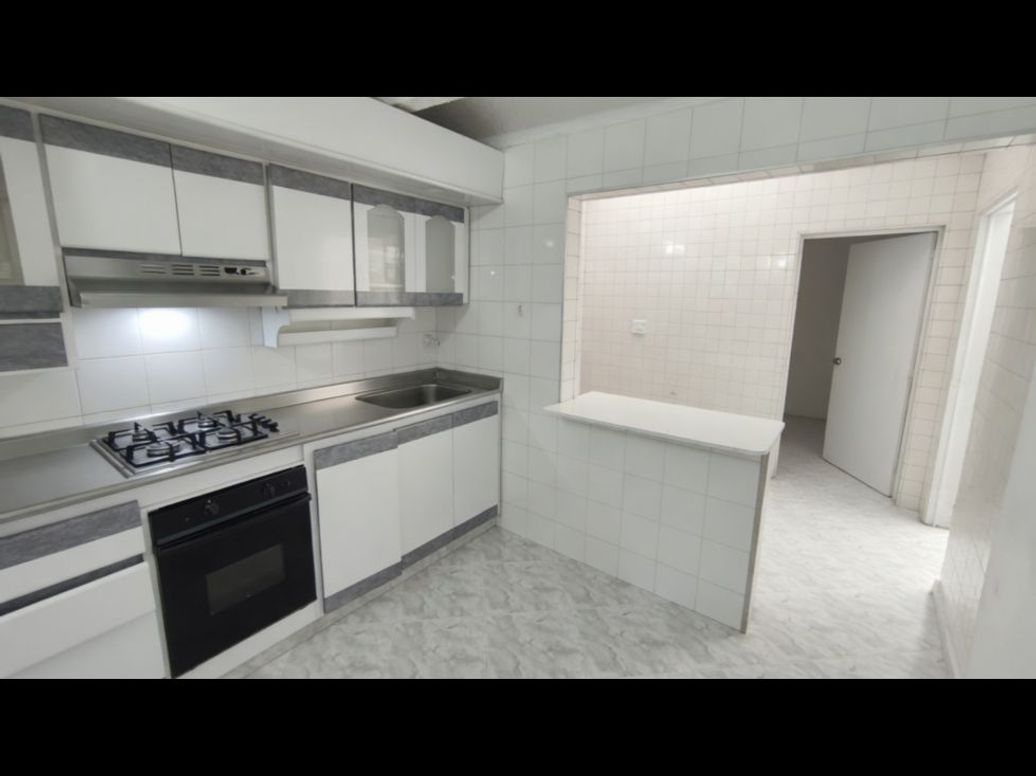 Casa de 4 alcobas en venta en Villa Luz, Bogotá, 300 m² · foto 19 de 20