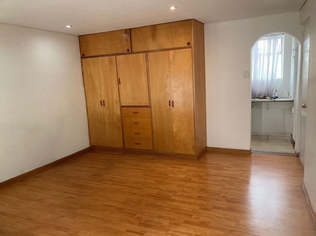 Apartamento de 6 alcobas en venta en Quinta Paredes, Bogotá, 280 m² · foto 13 de 14
