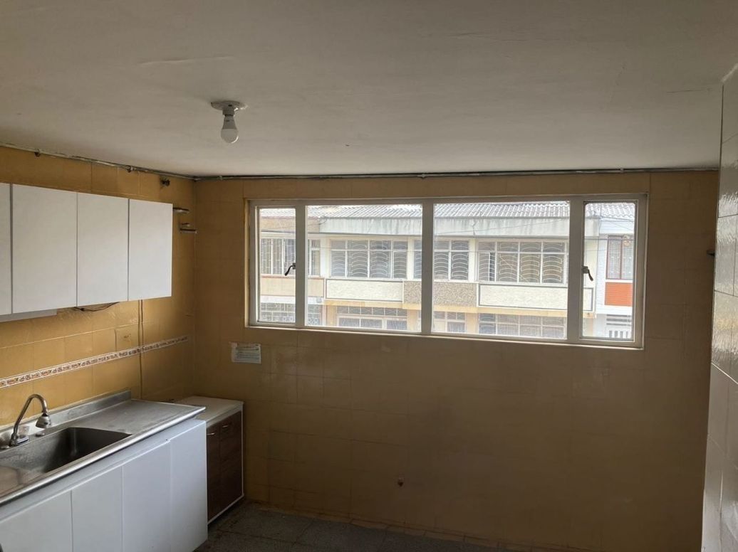 Apartamento de 6 alcobas en venta en Quinta Paredes, Bogotá, 280 m² · foto 11 de 14
