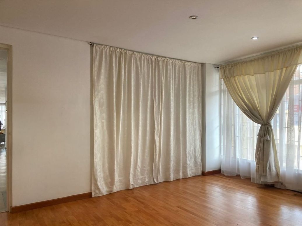 Apartamento de 6 alcobas en venta en Quinta Paredes, Bogotá, 280 m² · foto 12 de 14
