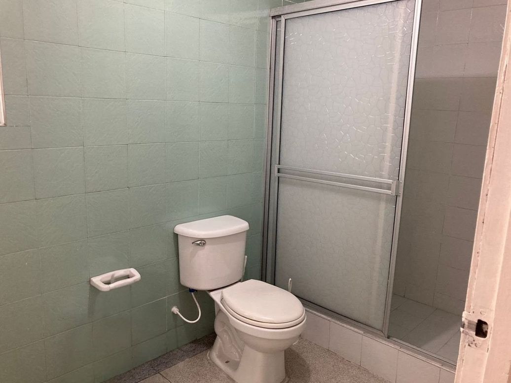 Apartamento de 6 alcobas en venta en Quinta Paredes, Bogotá, 280 m² · foto 3 de 14