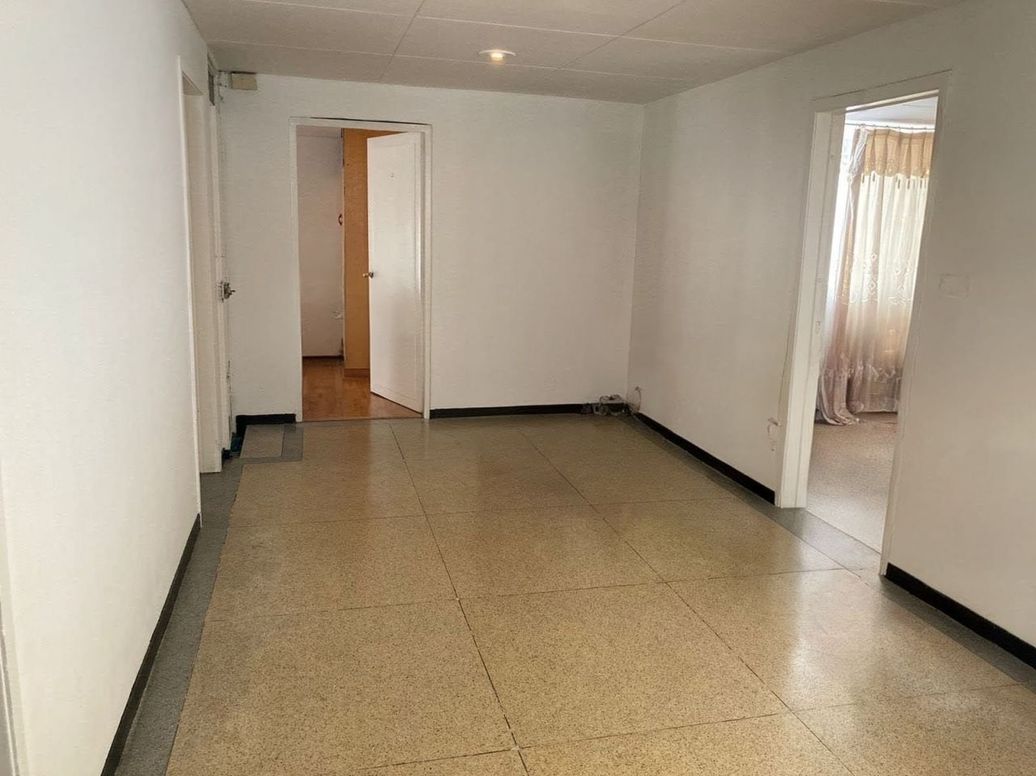 Apartamento de 6 alcobas en venta en Quinta Paredes, Bogotá, 280 m² · foto 2 de 14