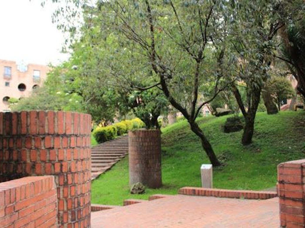 Apartamento de 3 alcobas en venta en Lourdes, Bogotá, 71 m² · foto 2 de 14