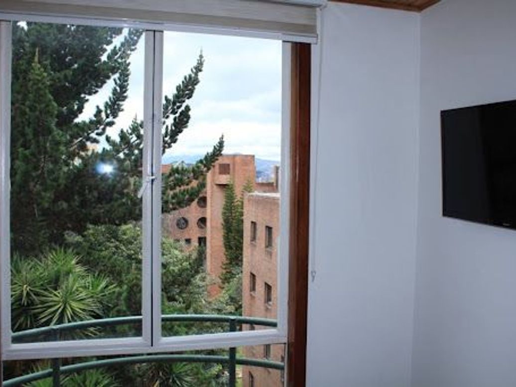 Apartamento de 3 alcobas en venta en Lourdes, Bogotá, 71 m² · foto 4 de 14