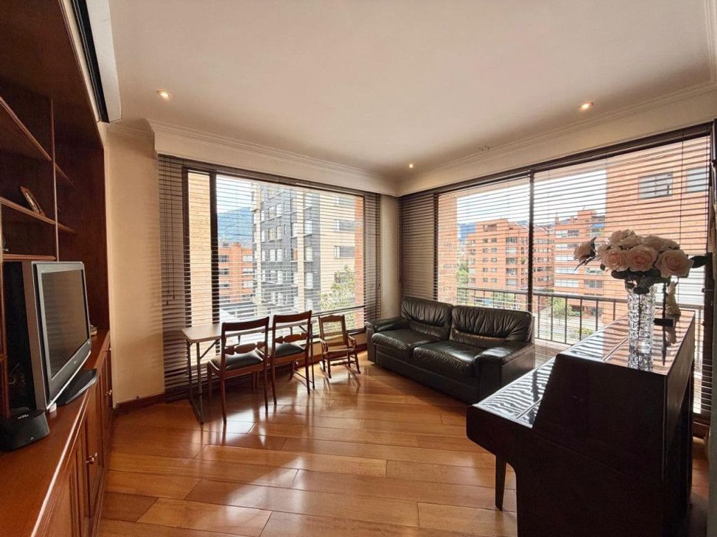 Apartamento de 4 alcobas en venta en Chico Norte Et. Iii, Bogotá, 240 m² · foto 5 de 20