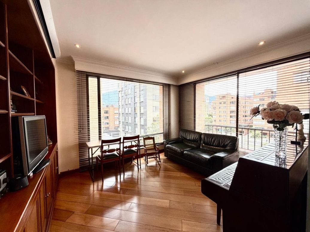 Apartamento de 4 alcobas en venta en Chico Norte Et. Iii, Bogotá, 240 m² · foto 10 de 20