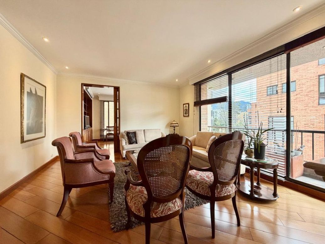 Apartamento de 4 alcobas en venta en Chico Norte Et. Iii, Bogotá, 240 m² · foto 3 de 20