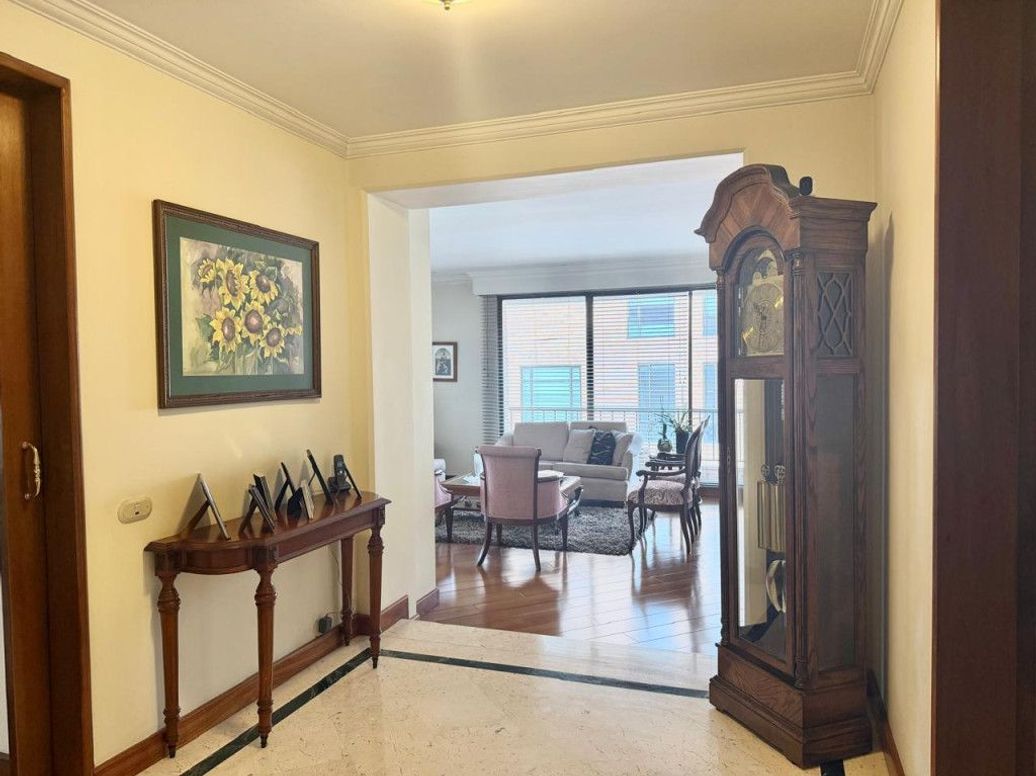 Apartamento de 4 alcobas en venta en Chico Norte Et. Iii, Bogotá, 240 m² · foto 15 de 20