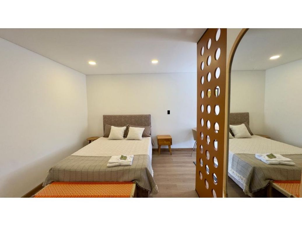 Casa de 7 alcobas en venta en Quinta Paredes, Bogotá, 280 m² · foto 2 de 20