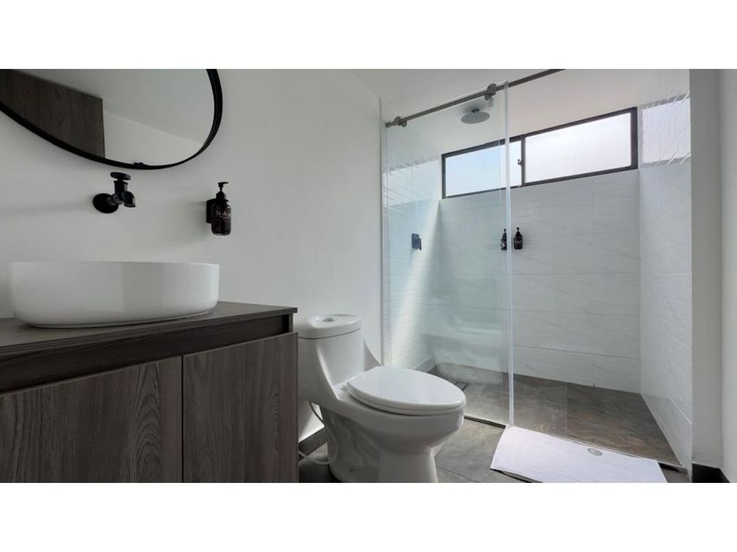 Casa de 7 alcobas en venta en Quinta Paredes, Bogotá, 280 m² · foto 6 de 20