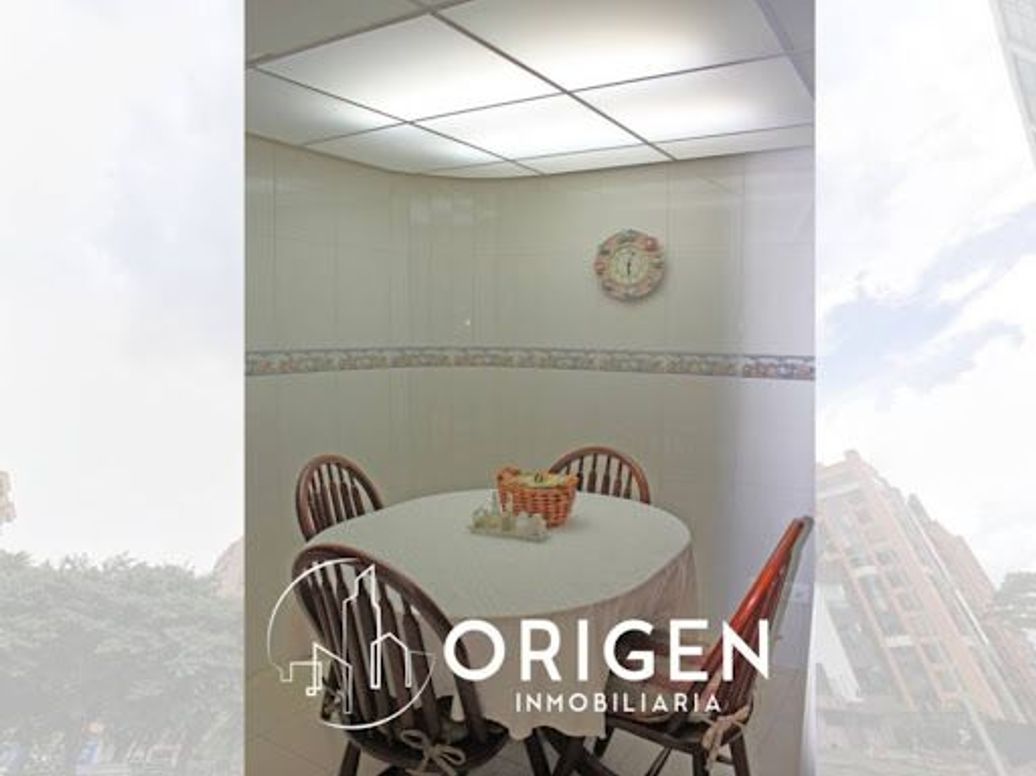 Apartamento de 3 alcobas en venta en Santa Barbara Central, Bogotá, 180 m² · foto 6 de 11