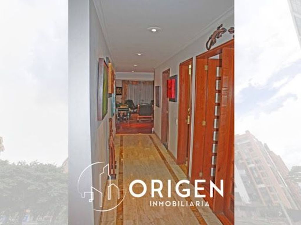 Apartamento de 3 alcobas en venta en Santa Barbara Central, Bogotá, 180 m² · foto 9 de 11