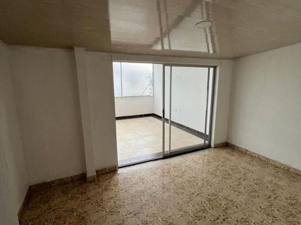 Casa de 5 alcobas en venta en Santa Cecilia, Bogotá, 380 m² · foto 9 de 20