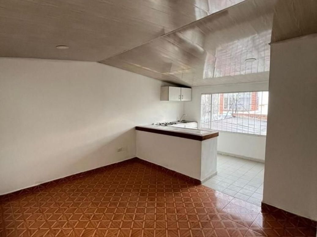 Casa de 5 alcobas en venta en Santa Cecilia, Bogotá, 380 m² · foto 5 de 20