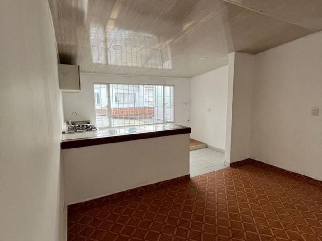 Casa de 5 alcobas en venta en Santa Cecilia, Bogotá, 380 m² · foto 6 de 20