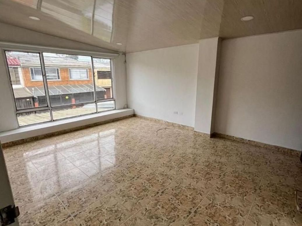 Casa de 5 alcobas en venta en Santa Cecilia, Bogotá, 380 m² · foto 17 de 20