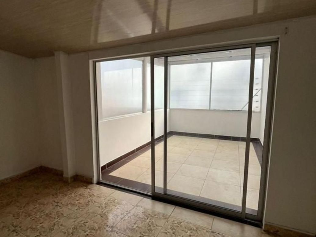 Casa de 5 alcobas en venta en Santa Cecilia, Bogotá, 380 m² · foto 11 de 20