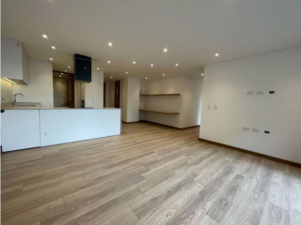 Apartamento de 3 alcobas en venta en San Patricio, Bogotá, 127 m² · foto 3 de 20