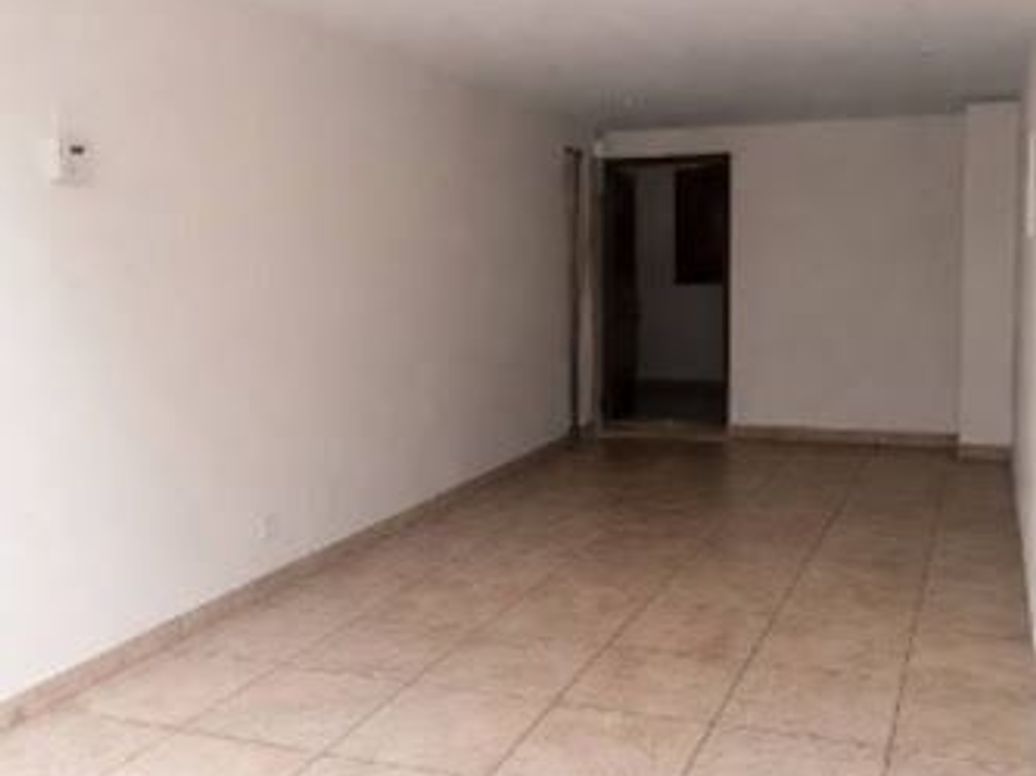 Casa de 5 alcobas en venta en La Floresta Norte, Bogotá, 132 m² · foto 5 de 20