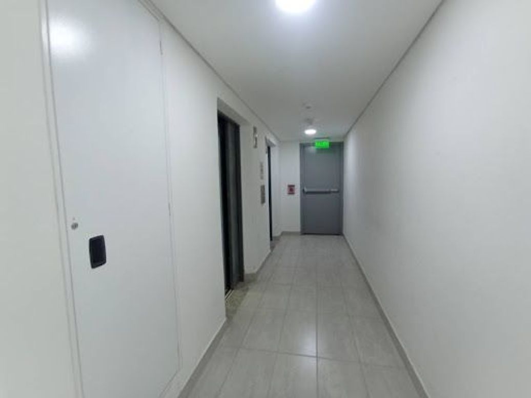 Apartamento de 1 alcoba en venta en Los Naranjos, Bogotá, 30 m² · foto 2 de 18