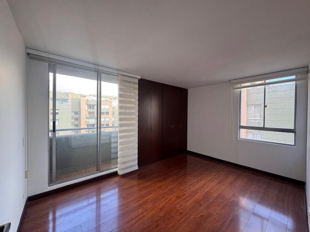 Apartamento de 4 alcobas en venta en Pradera Norte, Bogotá · foto 8 de 18