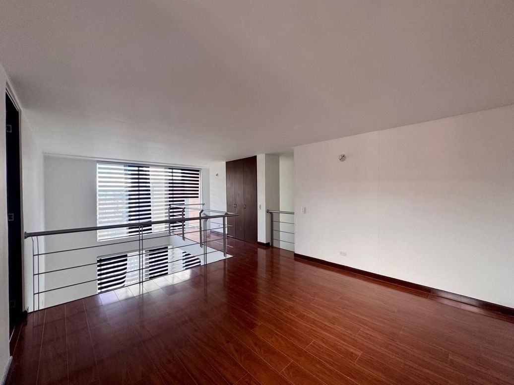Apartamento de 4 alcobas en venta en Pradera Norte, Bogotá · foto 3 de 18