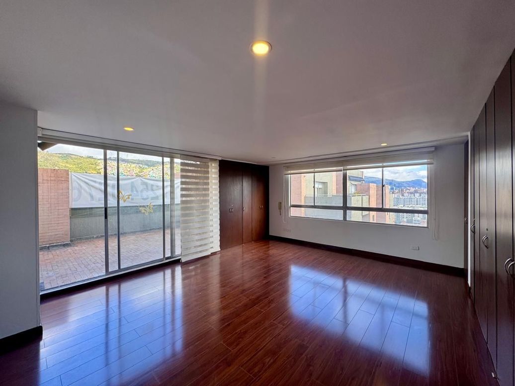 Apartamento de 4 alcobas en venta en Pradera Norte, Bogotá · foto 7 de 18