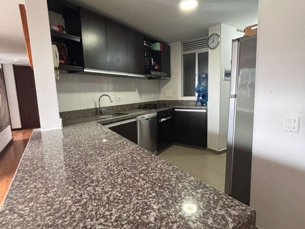 Apartamento de 3 alcobas en venta en Santa Teresa, Bogotá, 90 m² · foto 3 de 20
