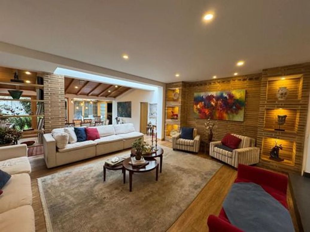 Casa de 4 alcobas en venta en Santa Ana, Bogotá, 510 m² · foto 2 de 10
