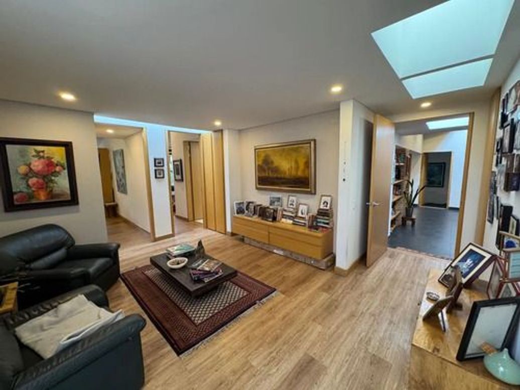 Casa de 4 alcobas en venta en Santa Ana, Bogotá, 510 m² · foto 3 de 10