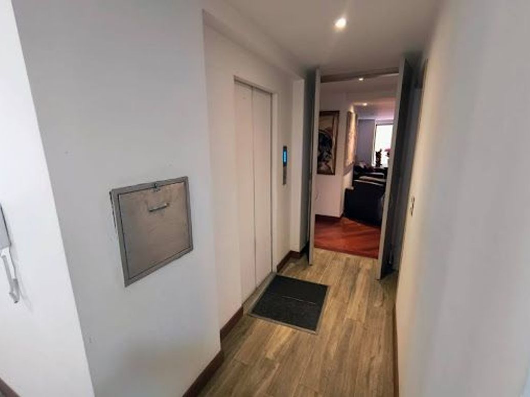 Apartamento de 3 alcobas en venta en El Refugio, Bogotá, 367 m² · foto 3 de 20
