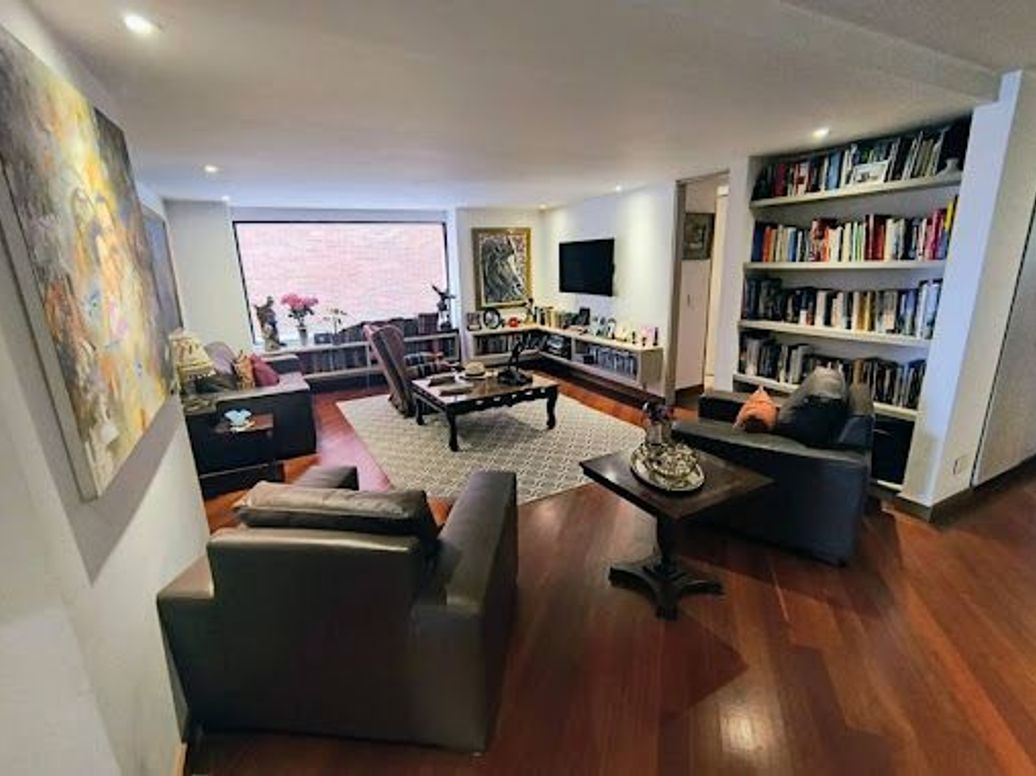 Apartamento de 3 alcobas en venta en El Refugio, Bogotá, 367 m² · foto 14 de 20