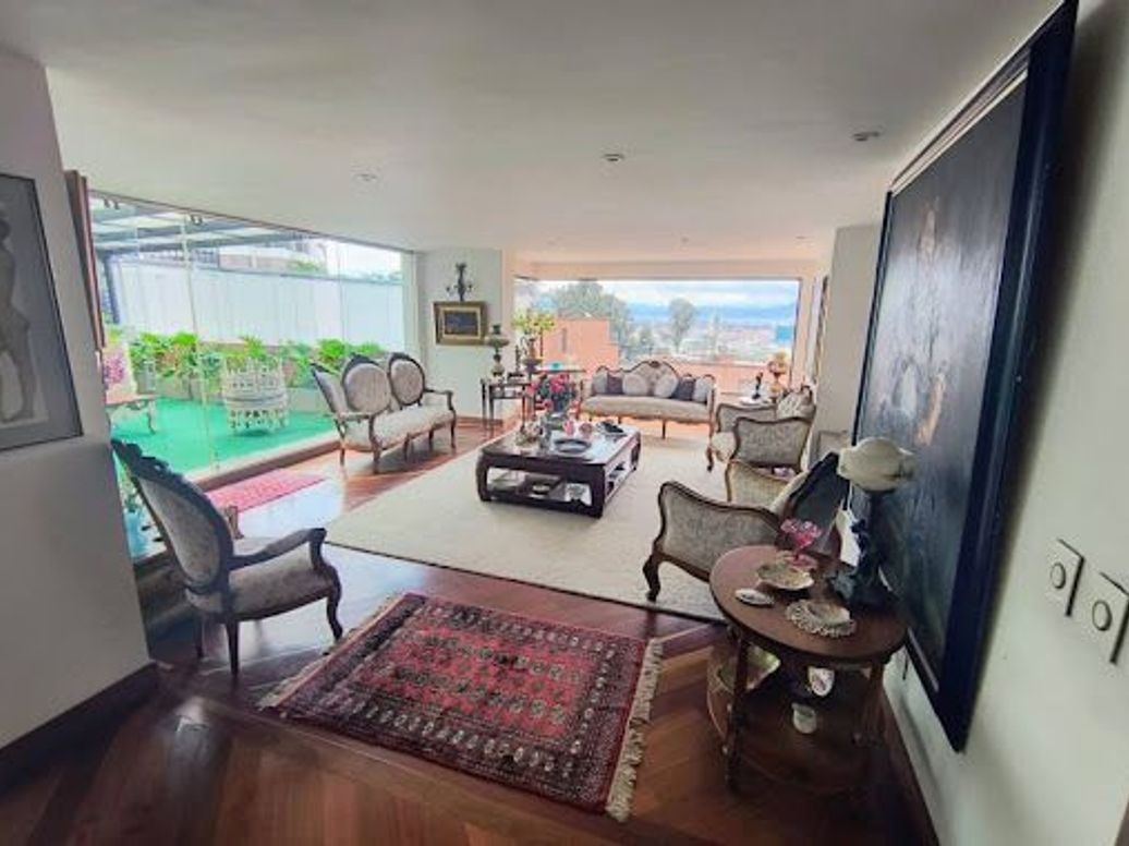 Apartamento de 3 alcobas en venta en El Refugio, Bogotá, 367 m² · foto 6 de 20
