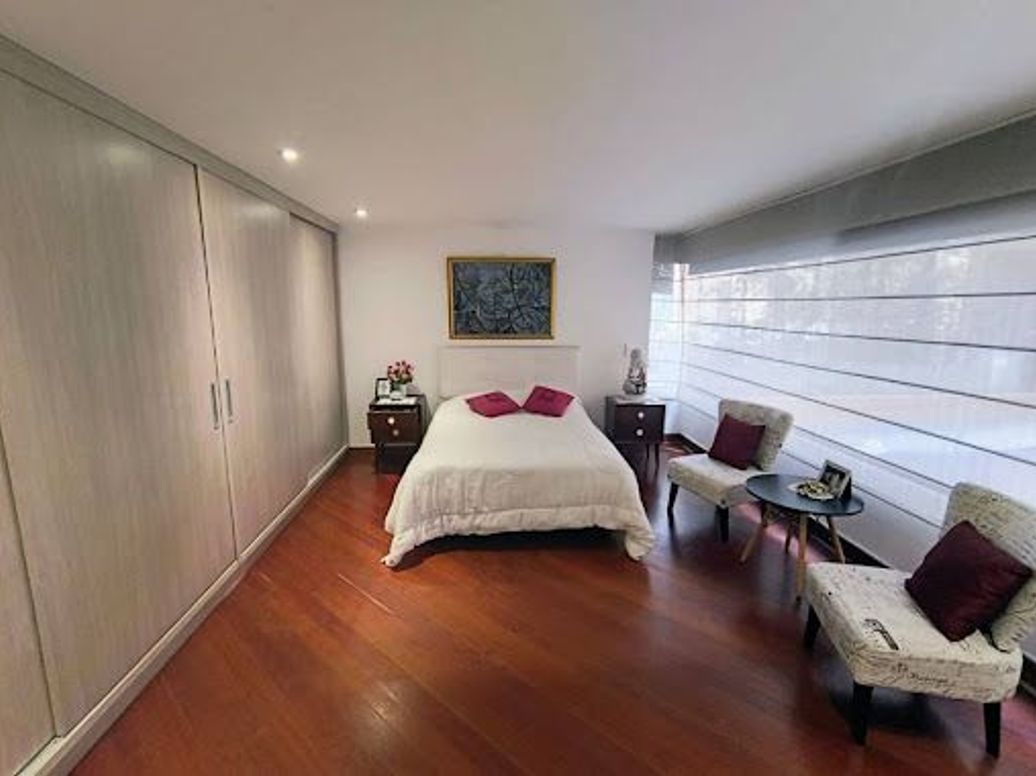 Apartamento de 3 alcobas en venta en El Refugio, Bogotá, 367 m² · foto 15 de 20