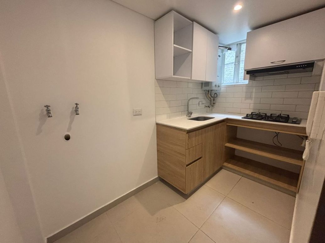 Apartamento de 4 alcobas en venta en Cedro Golf, Bogotá, 75 m² · foto 13 de 20