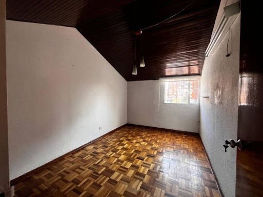 Casa de 5 alcobas en venta en Prado Veraniego Sur, Bogotá, 281 m² · foto 5 de 20