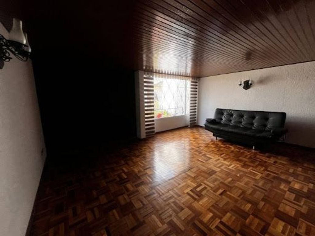Casa de 5 alcobas en venta en Prado Veraniego Sur, Bogotá, 281 m² · foto 6 de 20