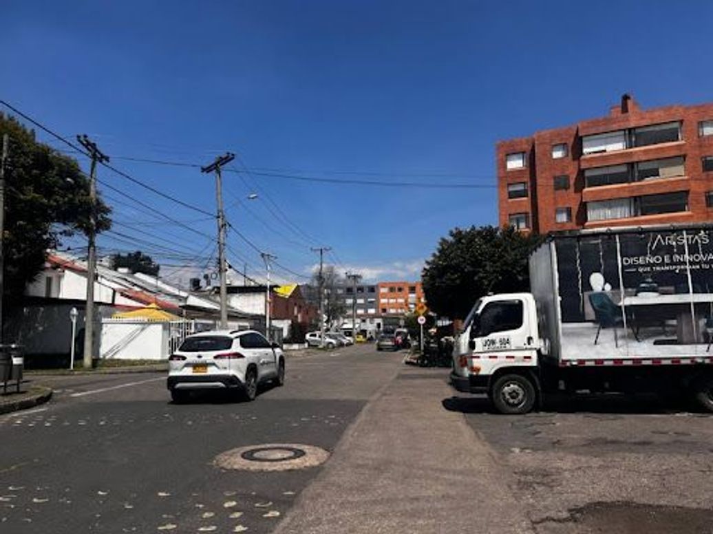 Casa de 5 alcobas en venta en Prado Veraniego Sur, Bogotá, 281 m² · foto 2 de 20
