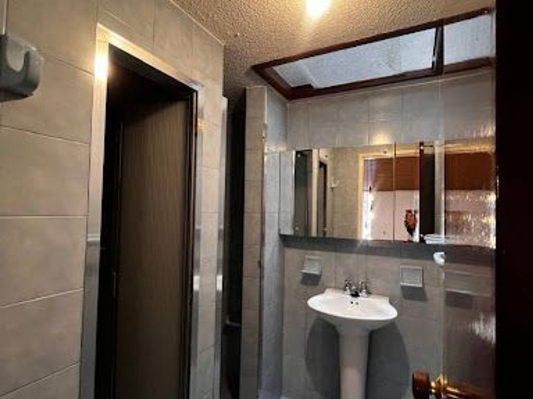 Casa de 5 alcobas en venta en Prado Veraniego Sur, Bogotá, 281 m² · foto 17 de 20
