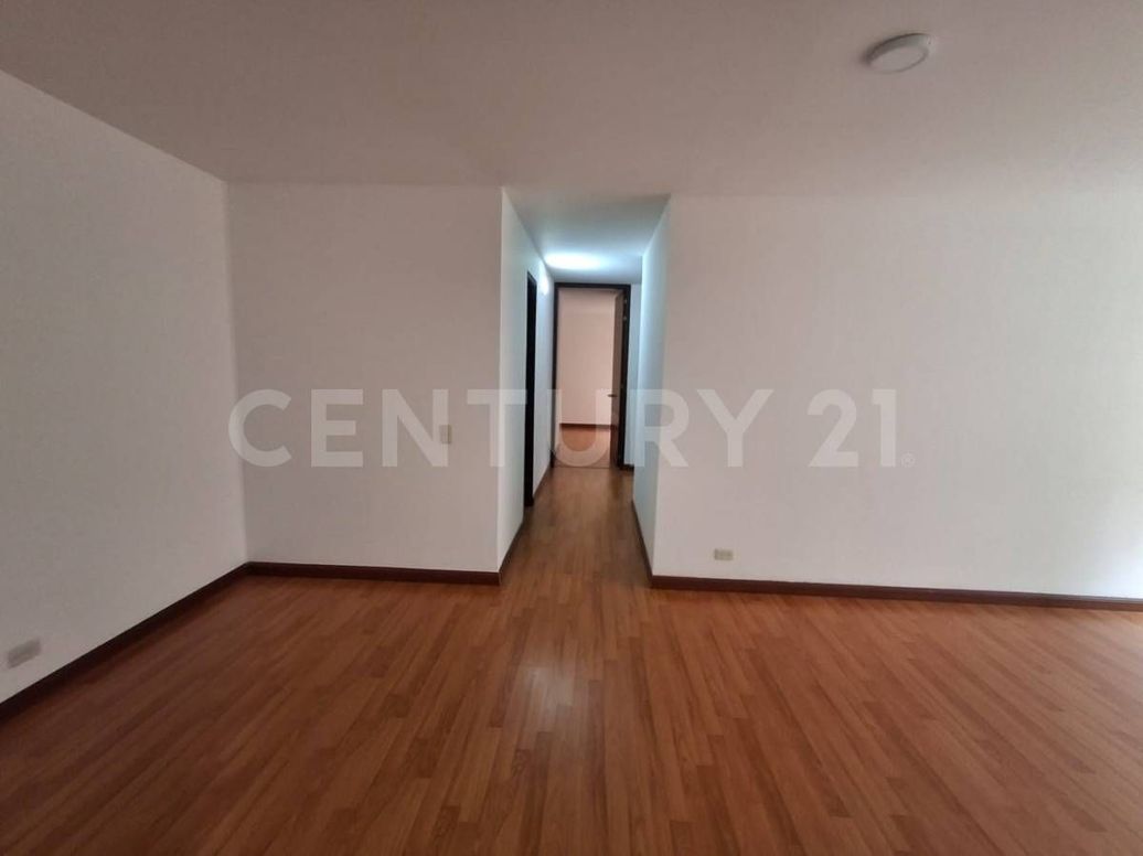 Apartamento de 3 alcobas en venta en Colina Campestre, Bogotá, 82 m² · foto 7 de 16