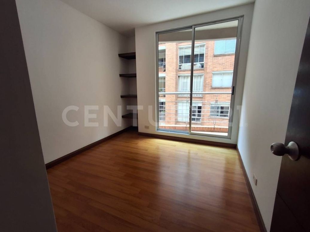 Apartamento de 3 alcobas en venta en Colina Campestre, Bogotá, 82 m² · foto 8 de 16