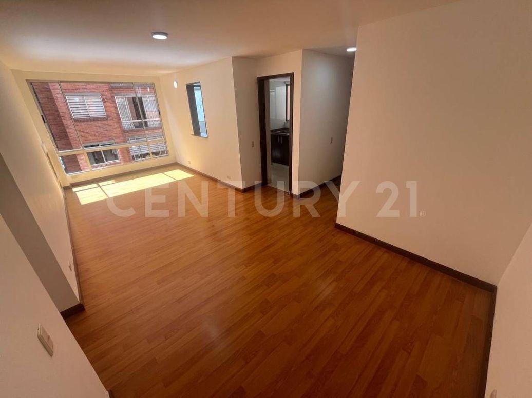 Apartamento de 3 alcobas en venta en Colina Campestre, Bogotá, 82 m² · foto 2 de 16