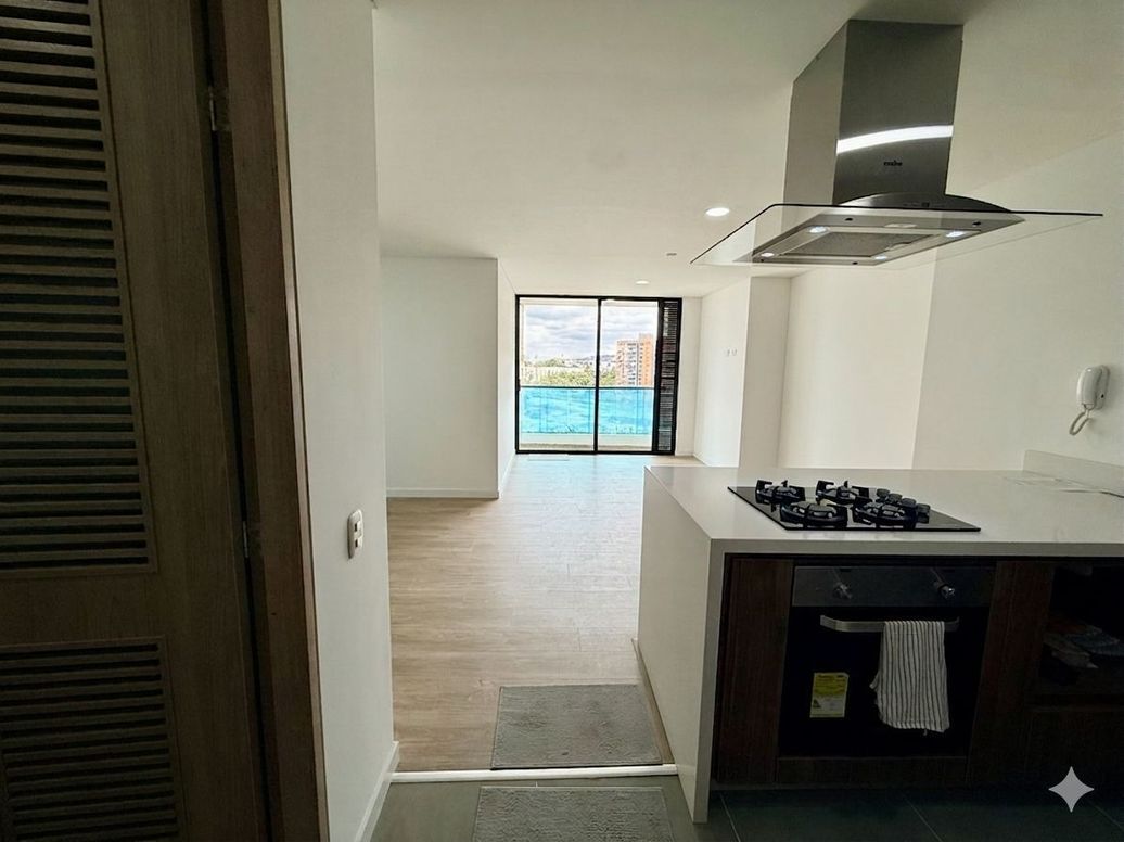 Apartamento de 3 alcobas en venta en San Antonio Norte, Bogotá, 79 m² · foto 3 de 19