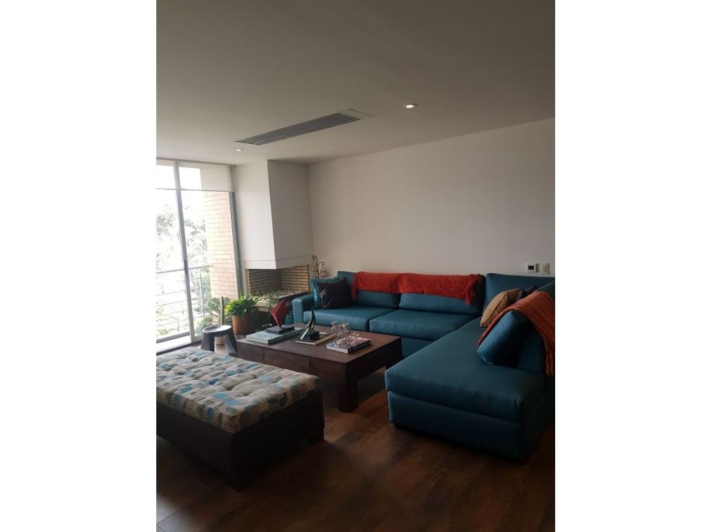 Apartamento de 3 alcobas en venta en El Castillo, Bogotá, 102 m² · foto 2 de 18