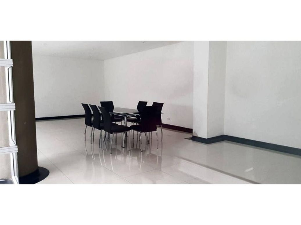 Apartamento de 3 alcobas en venta en El Castillo, Bogotá, 102 m² · foto 18 de 18