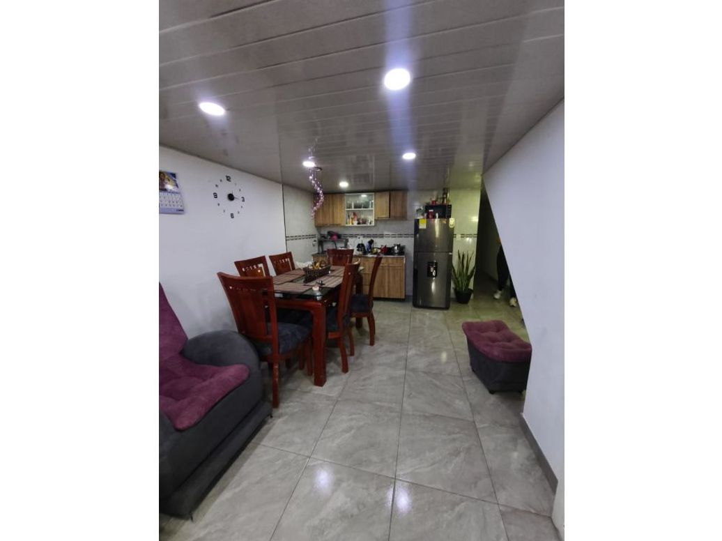 Casa de 8 alcobas en venta en Villa Mayor, Bogotá, 139 m² · foto 8 de 20