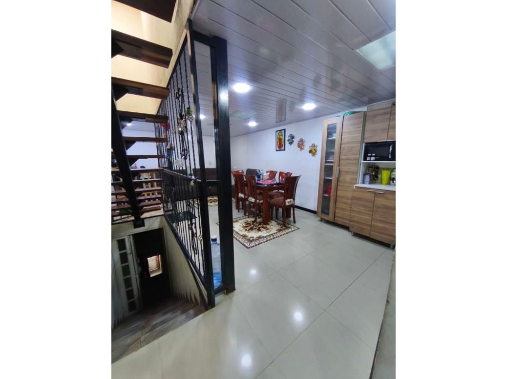 Casa de 8 alcobas en venta en Villa Mayor, Bogotá, 139 m² · foto 17 de 20