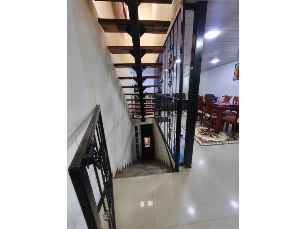 Casa de 8 alcobas en venta en Villa Mayor, Bogotá, 139 m² · foto 18 de 20