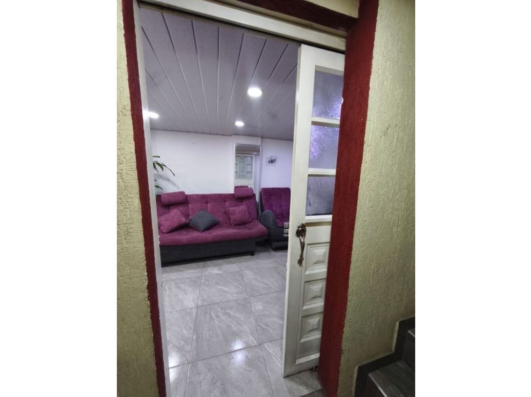 Casa de 8 alcobas en venta en Villa Mayor, Bogotá, 139 m² · foto 9 de 20
