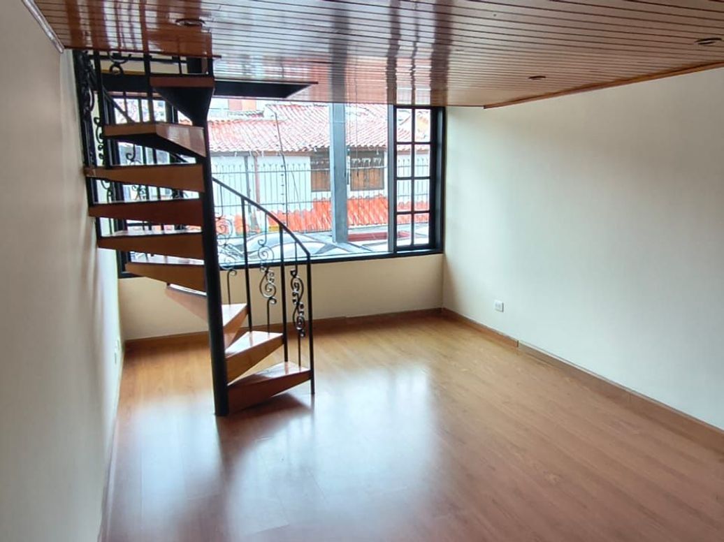Casa de 3 alcobas en venta en Santa Barbara Central, Bogotá, 242 m² · foto 16 de 20